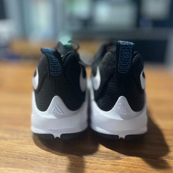 Nike Zoom Freak 3 'Project 34' DB4158-001 - 7Y - Picture 4 of 5